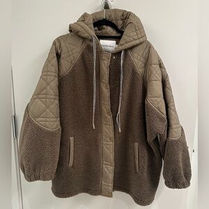 Quilted Hooded Jacket in Brown